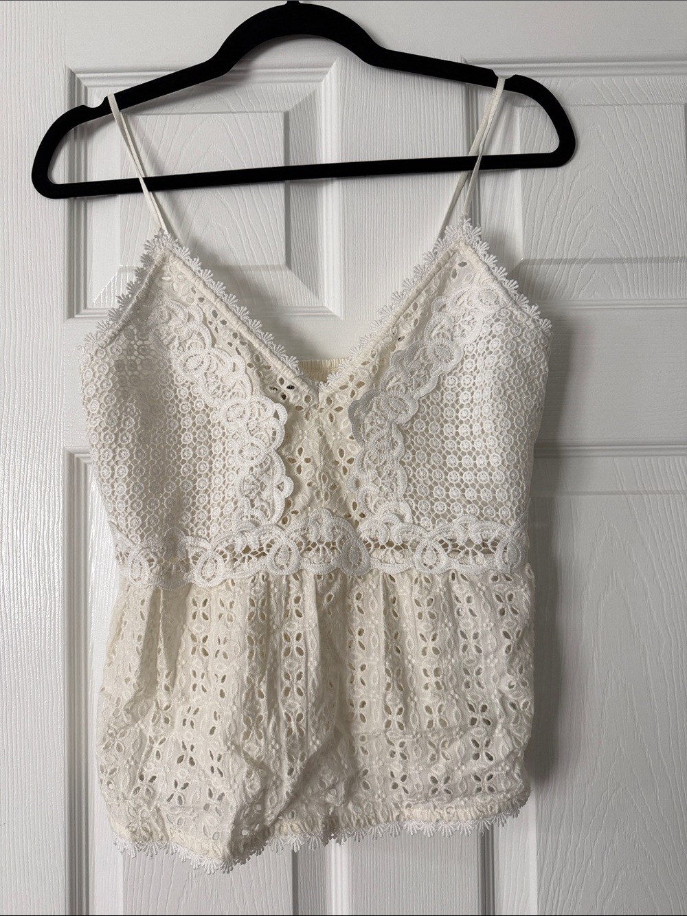 Abercrombie & Fitch Cream Lace Eyelet V-Neck Cami